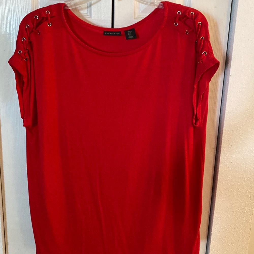 Super soft and cute top!